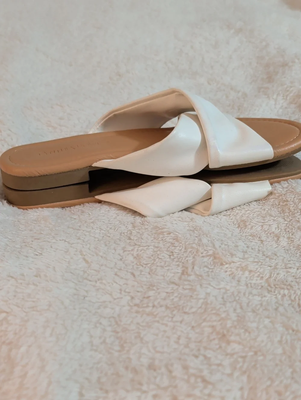 Cynthia Rowley White Crisscross Flat Slide Sandals Size 7.5